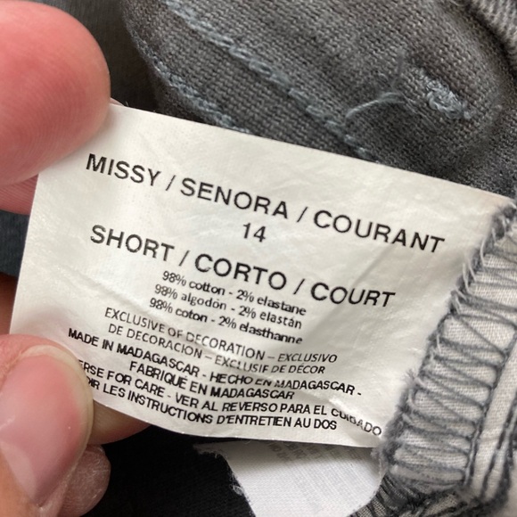 GLORIA VANDERBILT Women’s Gray Denim AMANDA Jeans Size 14 Missy Short - Picture 5 of 12